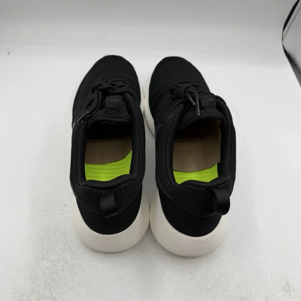 Nike Roshe One Running Shoes Mens Size 11 Black/White Sneakers 511881-010